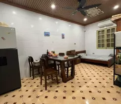 Hạ giá bán nhà đẹp phố Nguyễn Hy Quang 40m2, 4T, MT4.3m ô tô gần công viên