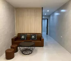 Bán nhà tập thể tầng 1 phố 8 táng 3 long lanh ở ngay kinh doanh hai bà trưng