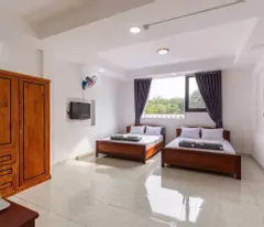 BÁN KHÁCH SẠN 5 TẦNG GÂN BIGC DĨ AN -GIÁ 16.5 TỶ