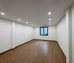 Chính chủ cần bán 80m2 nhà 5 tầng, thang máy tại ngõ 163 Nguyễn Văn Cừ. Đường 4m thông ô tô
