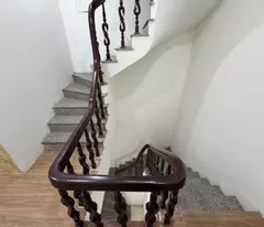 Chính chủ cần bán 80m2 nhà 5 tầng, thang máy tại ngõ 163 Nguyễn Văn Cừ. Đường 4m thông ô tô