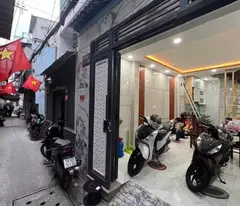 BÁN NHÀ 
Cách mặt tiền trung tâm  10 m Diện tích 92 m2 đúc 4 tấm 4 tỷ Q4