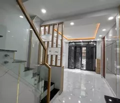 BÁN NHÀ 
Cách mặt tiền trung tâm  10 m Diện tích 92 m2 đúc 4 tấm 4 tỷ Q4