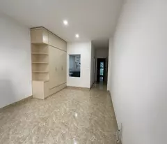 Cần bán 48m2 nhà 6 tầng, thang máy tại ngõ 399 Ngọc Lâm. Cách chợ chưa đến 200m