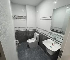 Cần bán 48m2 nhà 6 tầng, thang máy tại ngõ 399 Ngọc Lâm. Cách chợ chưa đến 200m