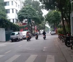 Cho thuê nhà Dịch Vọng, Cầu Giấy, 95m2 4 tầng làm văn phòng, nhà ở, phân lô ô tô tránh