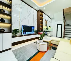 NHÀ ĐẸP KHƯƠNG TRUNG - GẦN Ô TÔ - GẦN HỒ - NỘI THẤT XỊN ĐẸP Y HÌNH Ở NGAY