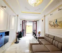 - Mặt Tiền hẻm kinh doanh, Ngay chợ Phước Long, thu nhập 144tr/Năm 3 tầng, Hẻm xe hơi, 3,6x14,