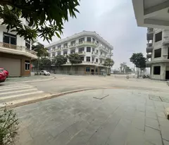CẶP CĂN GÓC NGOẠI GIAO DUY NHẤT, NGÃ TƯ HÀ HUY TẬP VÀO CÔNG VIÊN LỚN, SANG TÊN SỔ NGAY. LH: 0966