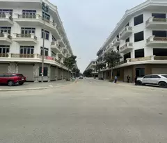 CẶP CĂN GÓC, NGÃ TƯ HÀ HUY TẬP, SANG TÊN SỔ NGAY. XUẤT NGOẠI GIAO DUY NHẤT. LH: 0966 343 969