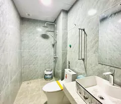 Bán nhà Phố Hào Nam, Gần Mặt Phố, Nhà Xây Mới, 35mx5T, Giá: 8,3 Tỷ, Lh: 0396935190.
