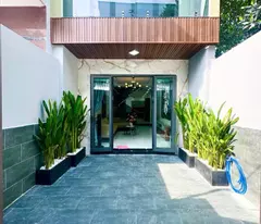 - NHÀ MỚI HOÀN THIỆN ĐẦY ĐỦ NỘI THẤT CAO CẤP, 83m2, 4x21, cách Mặt Tiền 50m, 836 Huỳnh Tấn Phát,