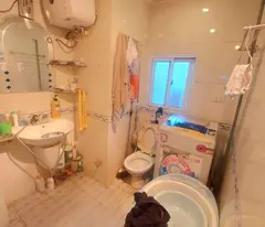 Bán căn hộ tập thể Thái Thịnh, 60m2, 2pn,  ô tô đỗ chân cầu thang. Nhỉnh 3 tỷ