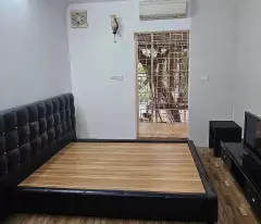 Bán căn tập thể tầng 3 phố Nguyễn Công Trứ, 60m2, 2pn, Nhỉnh 3 tỷ.
