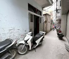 Bán nhà Tam Trinh giá 3.3 tỷ, diện tích 30m2, 3 tầng, mặt tiền 7.5m
