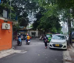 Bán nhà Hoàng Đạo Thành giá 4.5 tỷ, diện tích 65m2, tầng1, mặt tiền 7m
