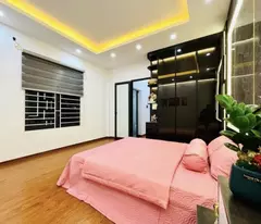 Bán nhà Yên Duyên 50m², 5 tầng, 3PN, ô tô đỗ cổng, gần hồ, 5.6 tỷ