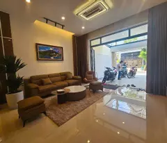 NHÀ PHỐ (5x25) CÓ THANG MÁY MẶT TIỀN HIÊP THÀNH 18, QUẬN 12 GIÁ HẤP DẪN