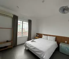CHO THUÊ KHÁCH SẠN MẶT TIỀN PHẠM VĂN ĐỒNG - 16 PHÒNG + THANG MÁY