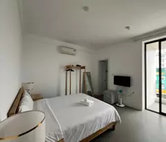 CHO THUÊ KHÁCH SẠN MẶT TIỀN PHẠM VĂN ĐỒNG - 16 PHÒNG + THANG MÁY