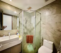 Bán gấp căn hộ 2PN, tòa S6, diện tích 66m2 giá: 5.5 tỷ ở Vinhomes Symphony.