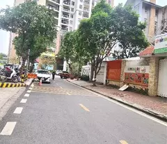 BIỆT THỰ 306M, MT 15M, THANG MÁY, HẦM ĐỂ XE, KĐT DỊCH VỌNG, GẦN CÔNG VIÊN CẦU GIẤY,89.8 TỶ