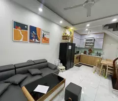 BÁN NHÀ PHỐ NGỌC LÂM 34M2 * 5 TẦNG , Ô TÔ ĐỖ CỬA * 8.3 TỶ