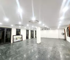 bán toà văn phòng phố Lê Duẩn, Đống Đa, view Hồ Ba Mẫu, 400m2 - 10 Tầng