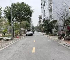 Chú tôi cần bán 90m2 đất TĐC Giang Biên - Khổ siêu đẹp - View vườn hoa lớn