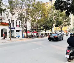 bán nhà mặt phố 1 mặt ngõ quận Long Biên, 150m, mặt tiền 6m, vỉa hè, 3 ôtô tránh, full thổ cư