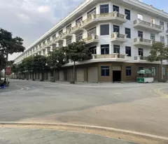 NHÀ PHỐ 4 TẦNG, 3,2 TỶ, BAO SỔ. SANG TÊN NGAY. TRƯỜNG LIÊN CẤP QUỐC TẾ. LH: 0966 343 969