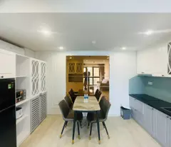 Cho thuê Căn hộ 2 phòng ngủ toà nhà GOLD COAST tầng 18 tòa Nam