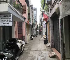 Cho thuê nhà nguyên căn CMT8 Q3 40m2, hẻm thông 3m đối diện chợ Hòa Hưng cách 40m, 10tr