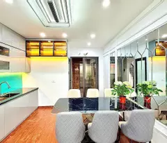 Phân lô cực đẹp phố Xuân La 43m2, 6T thang máy 2 thoáng ô tô dừng đỗ view sân rộng 100m2