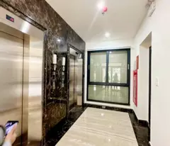 Mặt phố Lạc Long Quân 120m2, 8 tầng có hầm, MT9.4m vỉa hè 6m kinh doanh QH ổn định