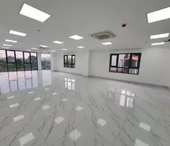 Tòa văn phòng phố Hoàng Quốc Việt 122m2, 8 tầng lô góc kinh doanh giá 41.8 tỷ có TL