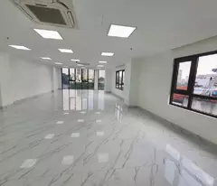 Tòa văn phòng phố Hoàng Quốc Việt 122m2, 8 tầng lô góc kinh doanh giá 41.8 tỷ có TL