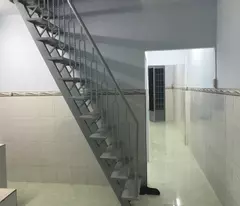 Căn hộ dịch vụ, mặt tiền Nguyễn Văn Qùy, thu nhập, 550triệu/Năm, 2 tầng, 304m2, P.Phú