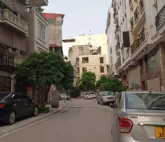 Bán nhà Hoàng Quốc Việt  thang máy vù vù, gần phố, 30m ô tô, ở và kinh doanh 40m -7.4 tỷ