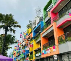 Flamingo Golden Hill lưng tựa núi Liên Sơn, mặt hướng hồ Tam Trúc nằm trong quần thể biệt thự,