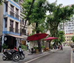 Hiếm đường Cầu Giấy 48m2, 3T, MT5.2m view Hồ Quận Ủy lô góc 3 thoáng vỉa hè ô tô
