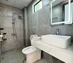 Hiếm - Lô Góc Ngõ Nông Gần Ô Tô - Thang máy