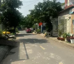 Đất phân lô, đối diện Vinhomes, 85m2, ngang 5m, GPXD 4 tầng,nhỉnh 4 tỷ