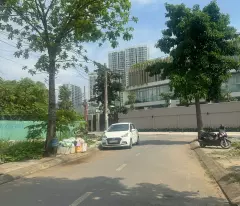 Đất phân lô, đối diện Vinhomes, 85m2, ngang 5m, GPXD 4 tầng,nhỉnh 4 tỷ