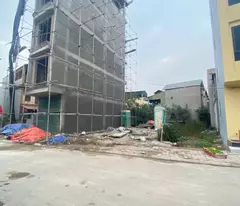 ĐẤT VỈA HÈ RỘNG 12M Ô TÔ TRÁNH ĐỖ NGÀY ĐÊM - KINH DOANH MẶT CHỢ - VIEW CÔNG VIÊN LONG BIÊN