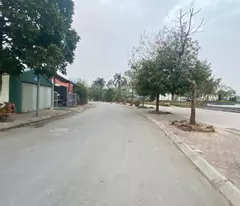 ĐẤT VỈA HÈ RỘNG 12M Ô TÔ TRÁNH ĐỖ NGÀY ĐÊM - KINH DOANH MẶT CHỢ - VIEW CÔNG VIÊN LONG BIÊN
