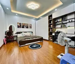 Bán gấp nhà Ngọc Lâm giảm 400tr nhà  38m², chỉ 6.3 tỷ – Ô tô đỗ gần, tiện ích đầy đủ
