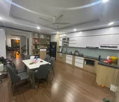 Mặt phố Tô Vĩnh Diện 106m2, 5T thang máy 2 thoáng kinh doanh sổ đẹp giá hợp lý