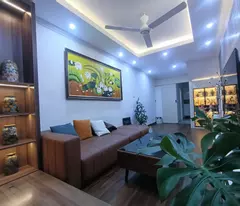 Phố Võ Văn Dũng 35m2, 5 tầng cực đẹp ô tô kinh doanh dân trí cao gần Hồ Hoàng Cầu