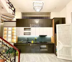 BÁN NHÀ NGỌC LÂM 50M2* 6 TẦNG* 6.5 TỶ, THANG MÁY